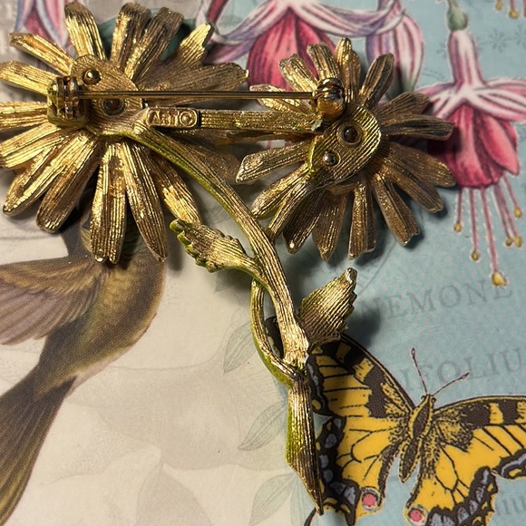 Vintage ART Enamel Daisy Brooch/Pin 2 3/4” x 2 1/2” - Picture 5 of 6